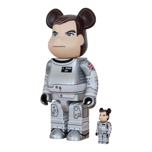 Bearbrick 007 James Bond 'Moonraker' 100%+400% schräg