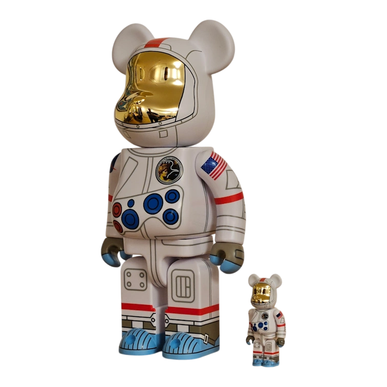 Bearbrick Apollo 17 Astronaut schräg