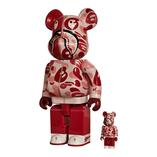 Bearbrick Baby Milo Camo Shark Pink Version schräg