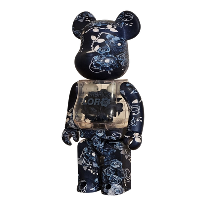 Bearbrick Flora Denim 400% schräg