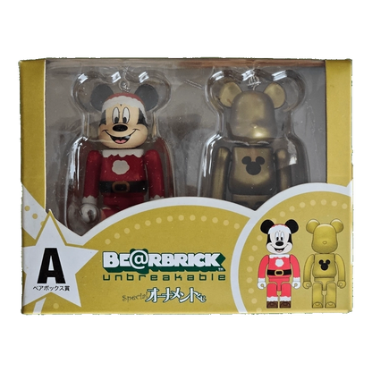 Bearbrick Happy Kuji 'Disney Special Ornament' (2011) - A Mickey Mouse Santa Version & Gold Metallic 100% in der Verpackung