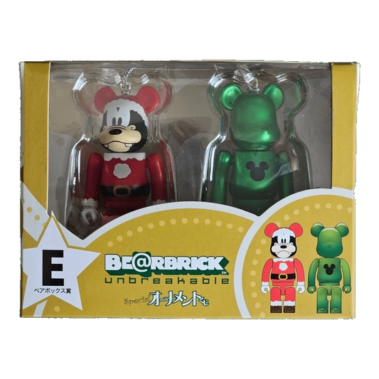 Bearbrick Happy Kuji 'Disney Special Ornament' (2011) - E Goofy Santa Version & Green Metallic 100% in der Verpackung