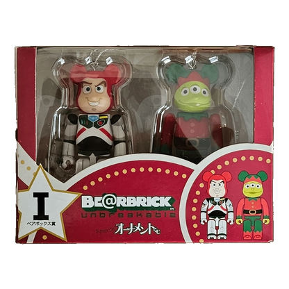 Bearbrick Happy Kuji 'Disney Special Ornament' (2011) - I Buzz Lightyear Christmas Version & Alien Christmas Gnome Version 100% in der Verpackung