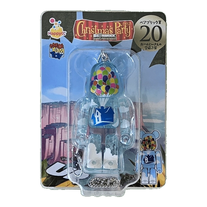 Bearbrick Happy Kuji 'Pixar Christmas Party' (2013) - 20 Old Man Carl's Flying House 100% in der Verpackung