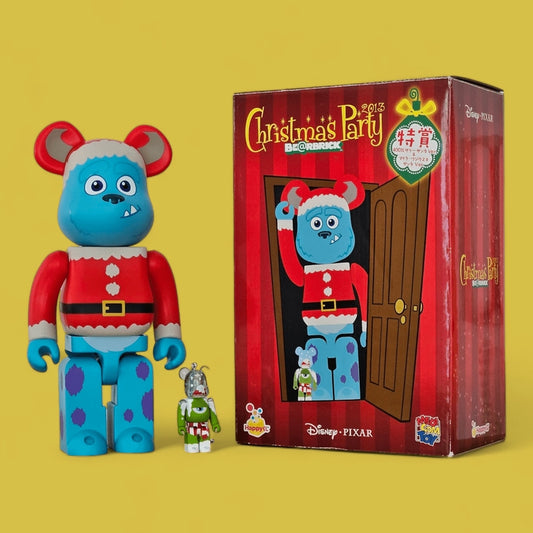 Bearbrick Happy Kuji 'Pixar Christmas Party' (2013) - SP Sulley Santa Version & Mike Christmas Version 100%+400% mit Verpackung