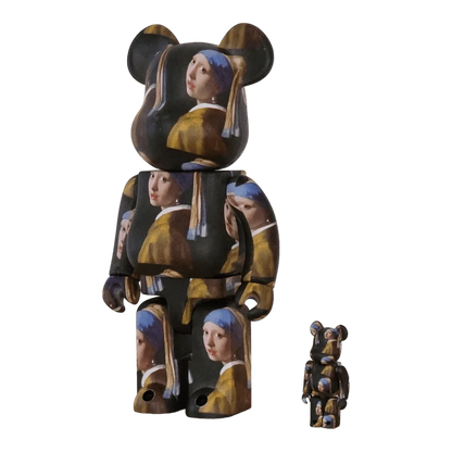 Bearbrick Johannes Vermeer 'Girl with a Pearl Earring' 100%+400% schräg