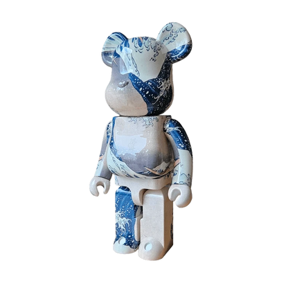 Bearbrick Katsushika Hokusai Die große Welle von Kanagawa 1000% schräg