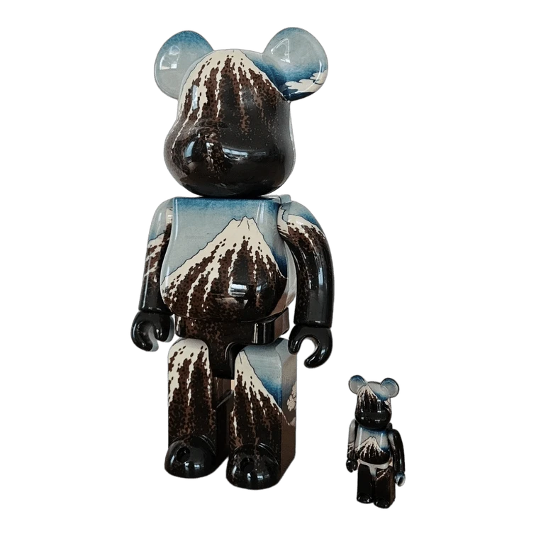 Bearbrick Katsushika Hokusai 'Rainstorm Beneath the Summit' 100%+400% schräg