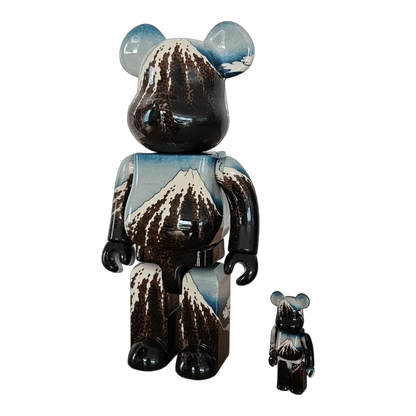 Bearbrick Katsushika Hokusai 'Rainstorm Beneath the Summit' 100%+400% schräg