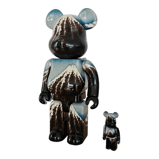 Bearbrick Katsushika Hokusai 'Rainstorm Beneath the Summit' 100%+400% schräg