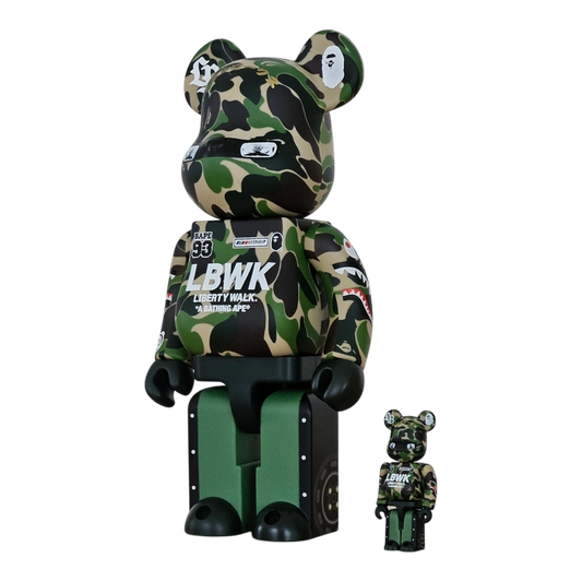 Bearbrick LBWK × BAPE 100%+400% schräg