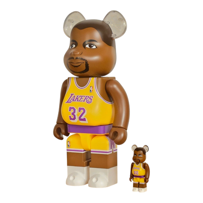 Bearbrick Magic Johnson Los Angeles Lakers schräg