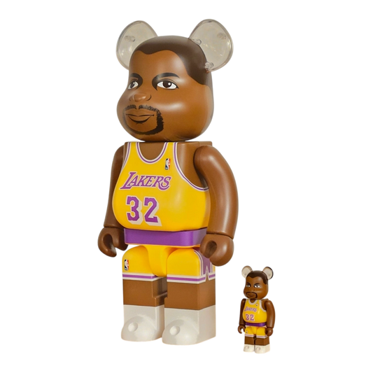 Bearbrick Magic Johnson Los Angeles Lakers schräg