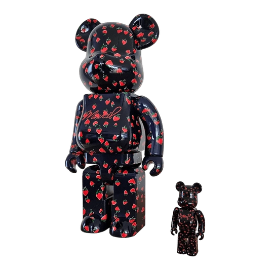 Bearbrick Muveil 'Strawberry Pattern' 100%+400% schräg