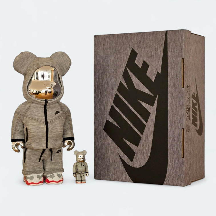 Bearbrick NIKE Tech Fleece N98 100%+400% mit Verpackung