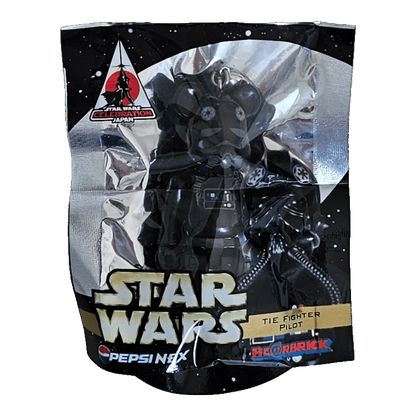 Bearbrick PEPSI.NEX × Star Wars - TIE Fighter Pilot 70% in der Verpackung