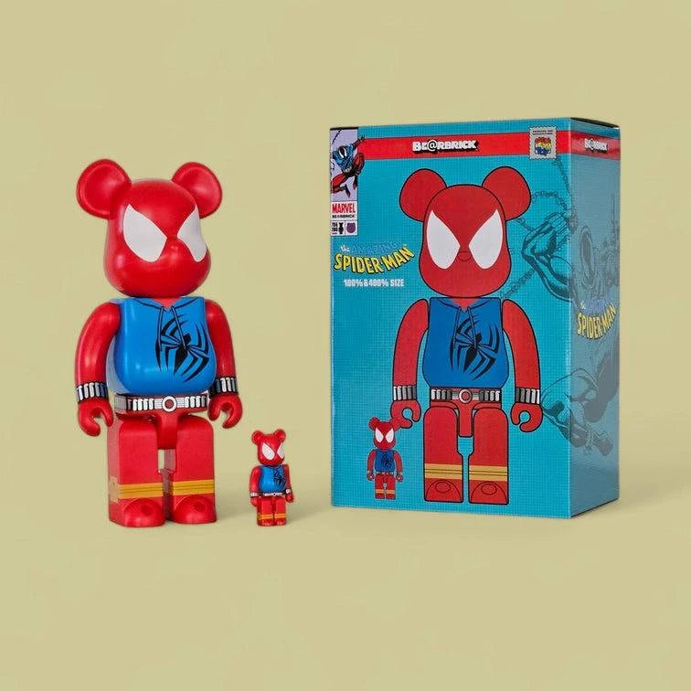 Bearbrick Scarlet Spider 100%+400% mit Verpackung