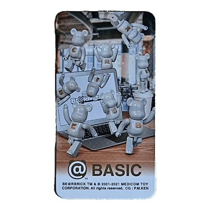 Bearbrick Series 42 Basic Letter 100% Begleitkarte