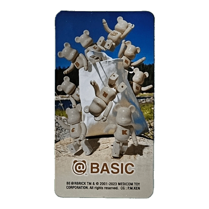 Bearbrick Series 47 Basic Letter 100% Begleitkarte