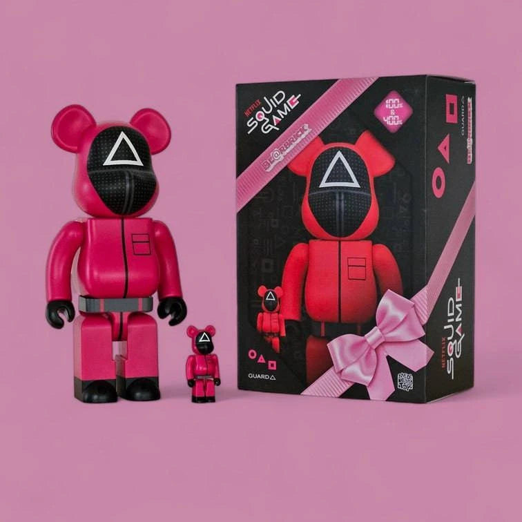 Bearbrick Squid Game Guard 'Triangle' 100%+400% mit Verpackung