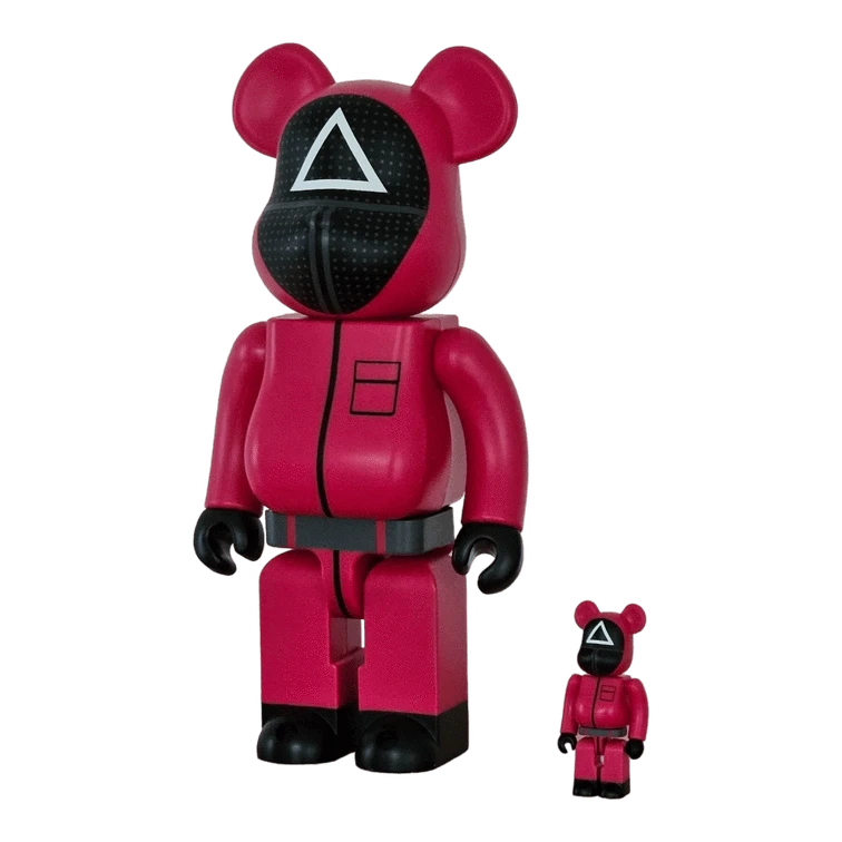 Bearbrick Squid Game Guard 'Triangle' 100%+400% schräg