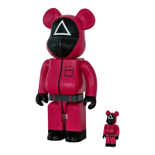 Bearbrick Squid Game Guard 'Triangle' 100%+400% schräg