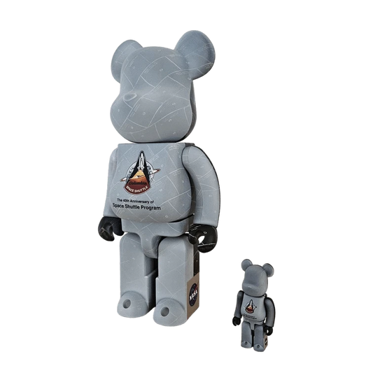 Bearbrick The 40th Anniversary of the Space Shuttle Program 100%+400% schräg