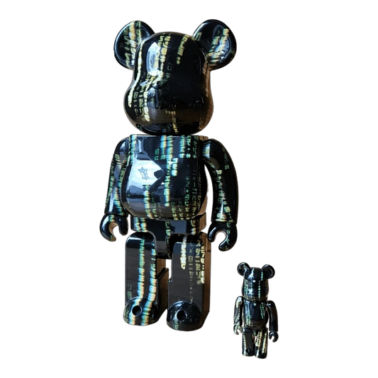 Bearbrick The Matrix Resurrections 100%+400% schräg