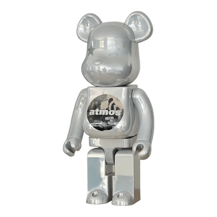 Bearbrick atmos White Chrome Version 1000% schräg