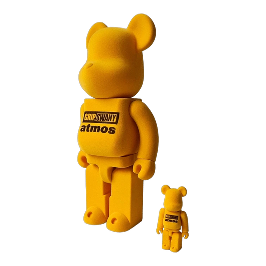 Bearbrick atmos × GRIPSWANY 100%+400% schräg