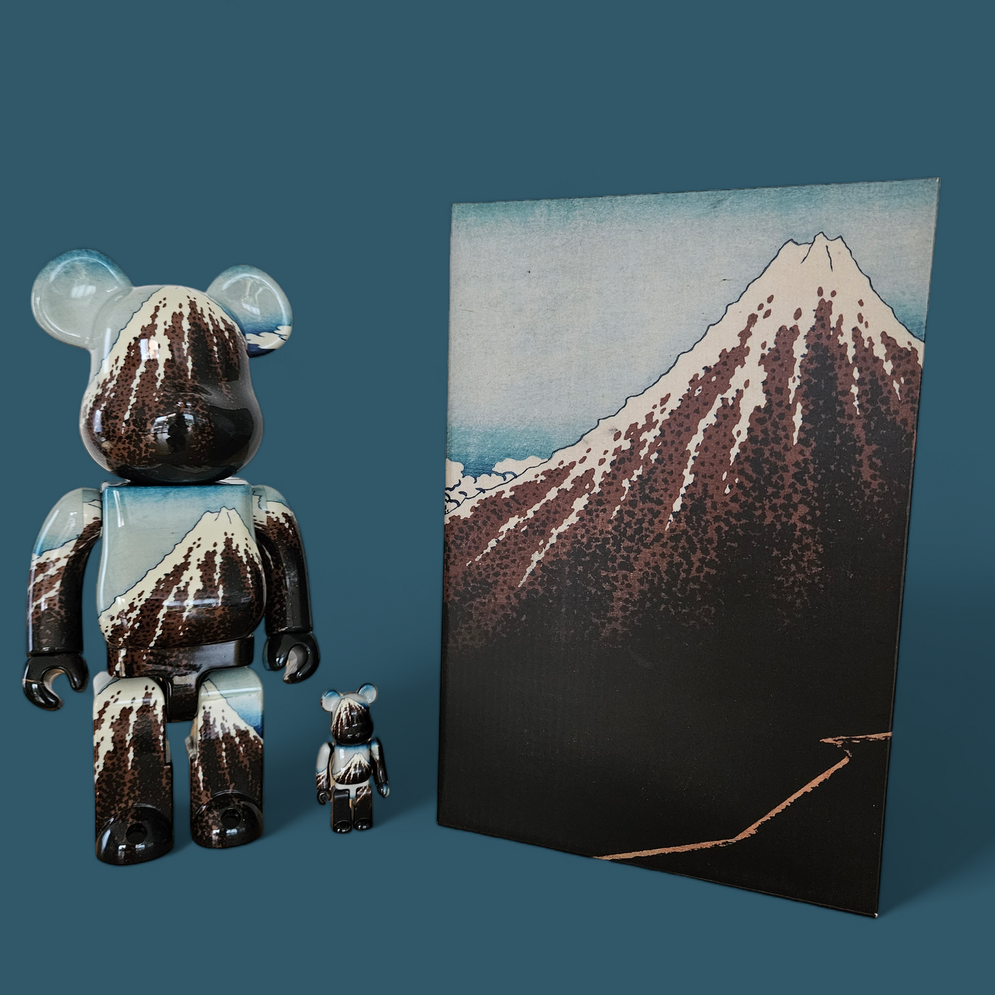 BE@RBRICK Katsushika Hokusai « Pluie sous le sommet » (100 %+400 %)