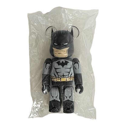 Bearbrick Series 43 Hero "Batman: Hush" (100%) - MyBearBrick.de